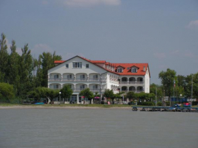 Отель Seehotel Herlinde  Подерсдорф-Ам-Зе